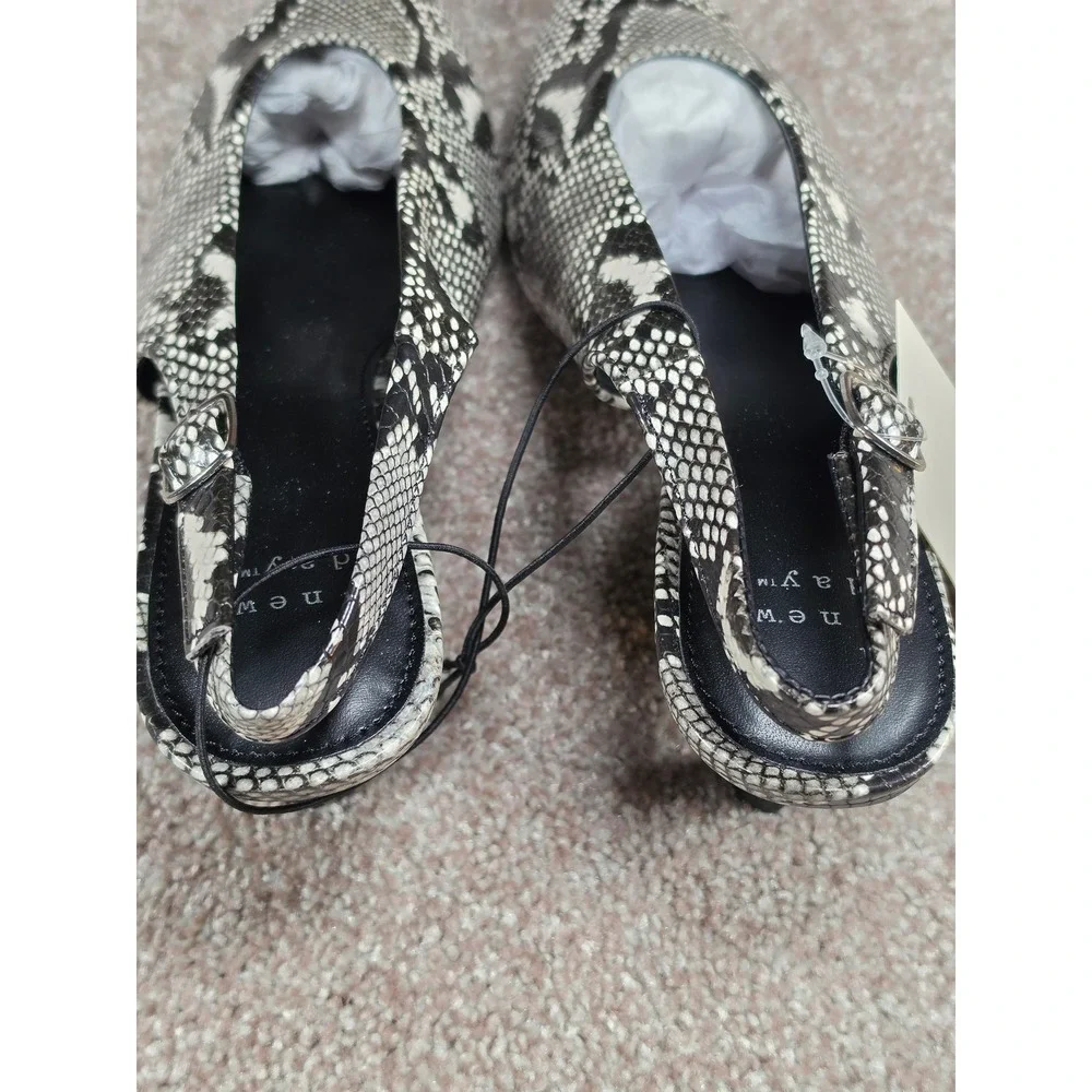A New Day Samantha Snakeskin Slingback Kitten Heels Cream Black Pointed Toe 6